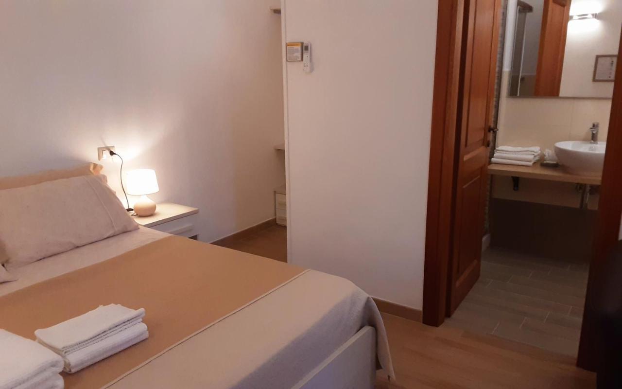 Al Pez Exclusive Rooms 奧爾比亞 外观 照片
