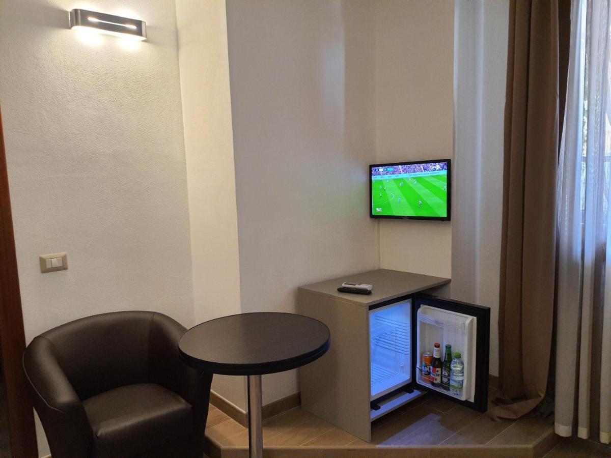 Al Pez Exclusive Rooms 奧爾比亞 外观 照片
